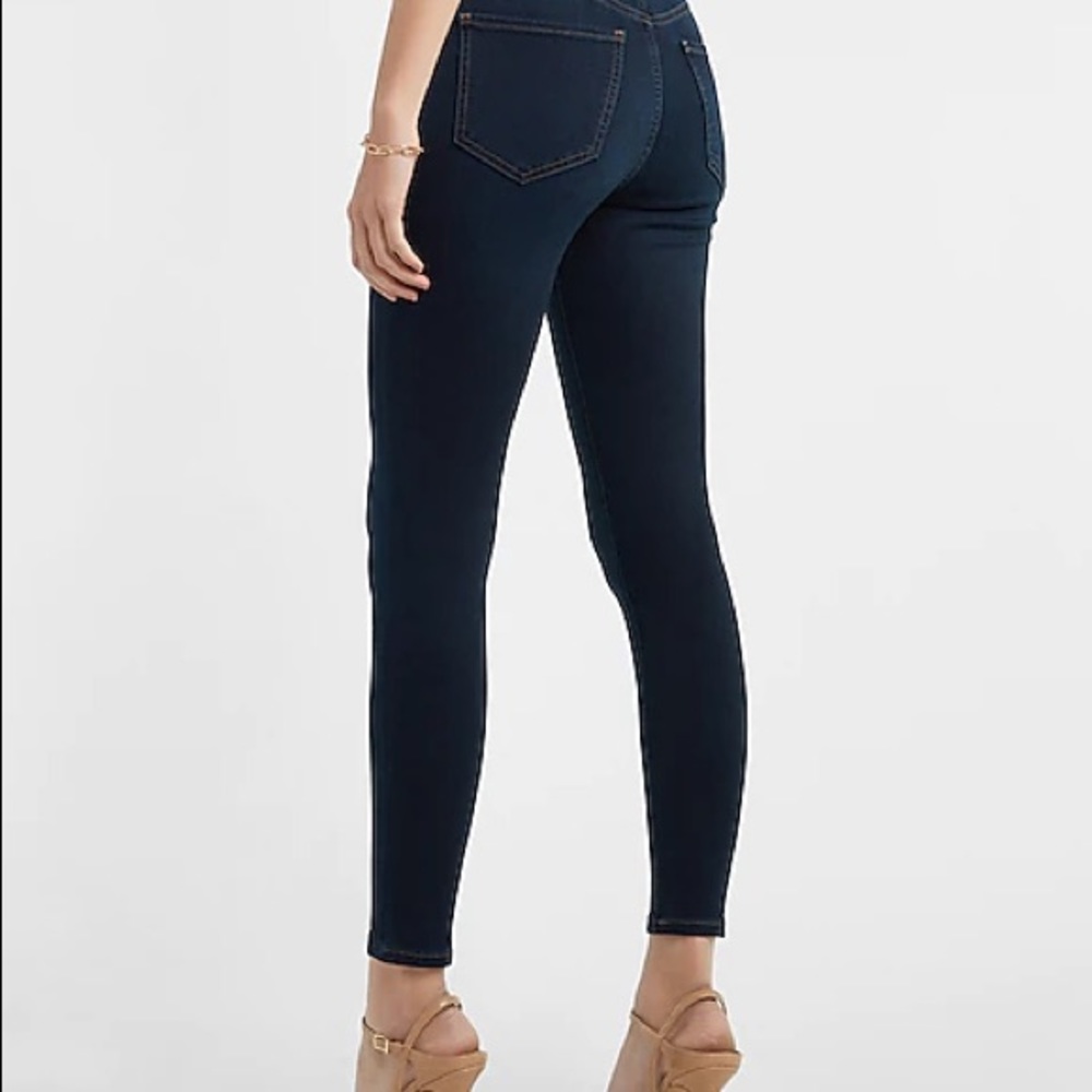 EXPRESS Women’s Skinny Jeans Size 00 Dark Wash Blue (never worn, without tags)